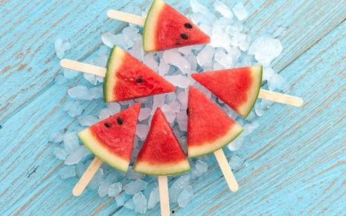 炎炎夏日 吃瓜,吃瓜消暑乐无边