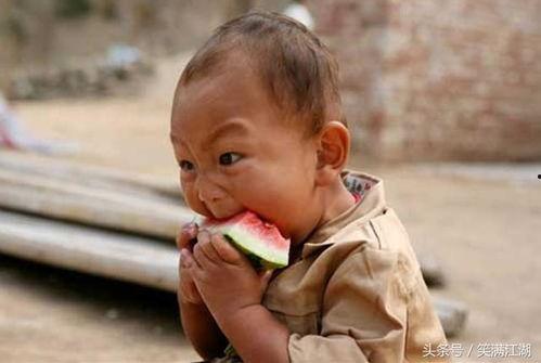 吃瓜恶搞朋友,欢乐无限，揭秘朋友圈里的欢乐时光