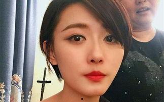 聂小雨球馆吃瓜