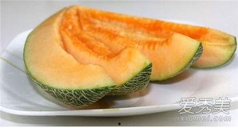 吃哈密瓜容易上火,哈密瓜，美味与火气共存之谜